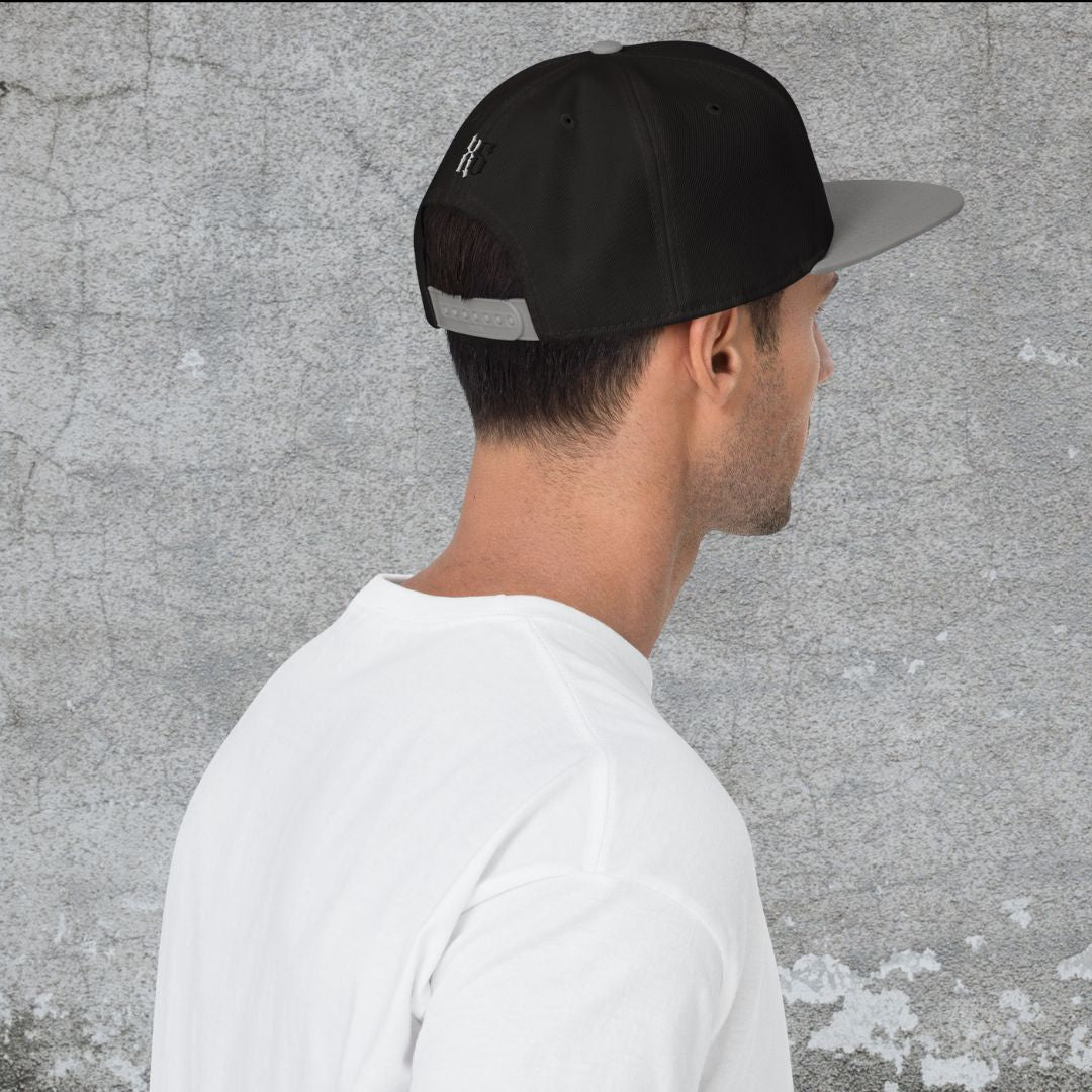 XS01 LOGO Snapback Hat
