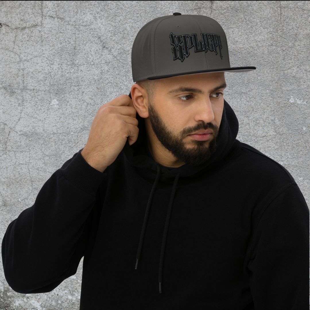 XS01 LOGO Snapback Hat