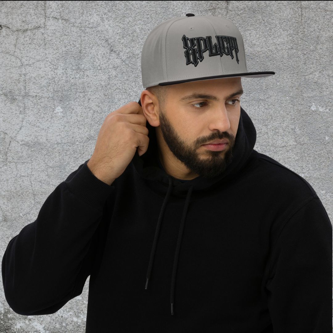 XS01 LOGO Snapback Hat