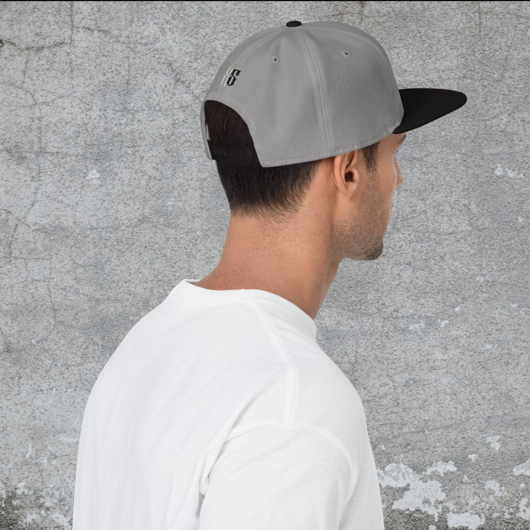 XS01 LOGO Snapback Hat