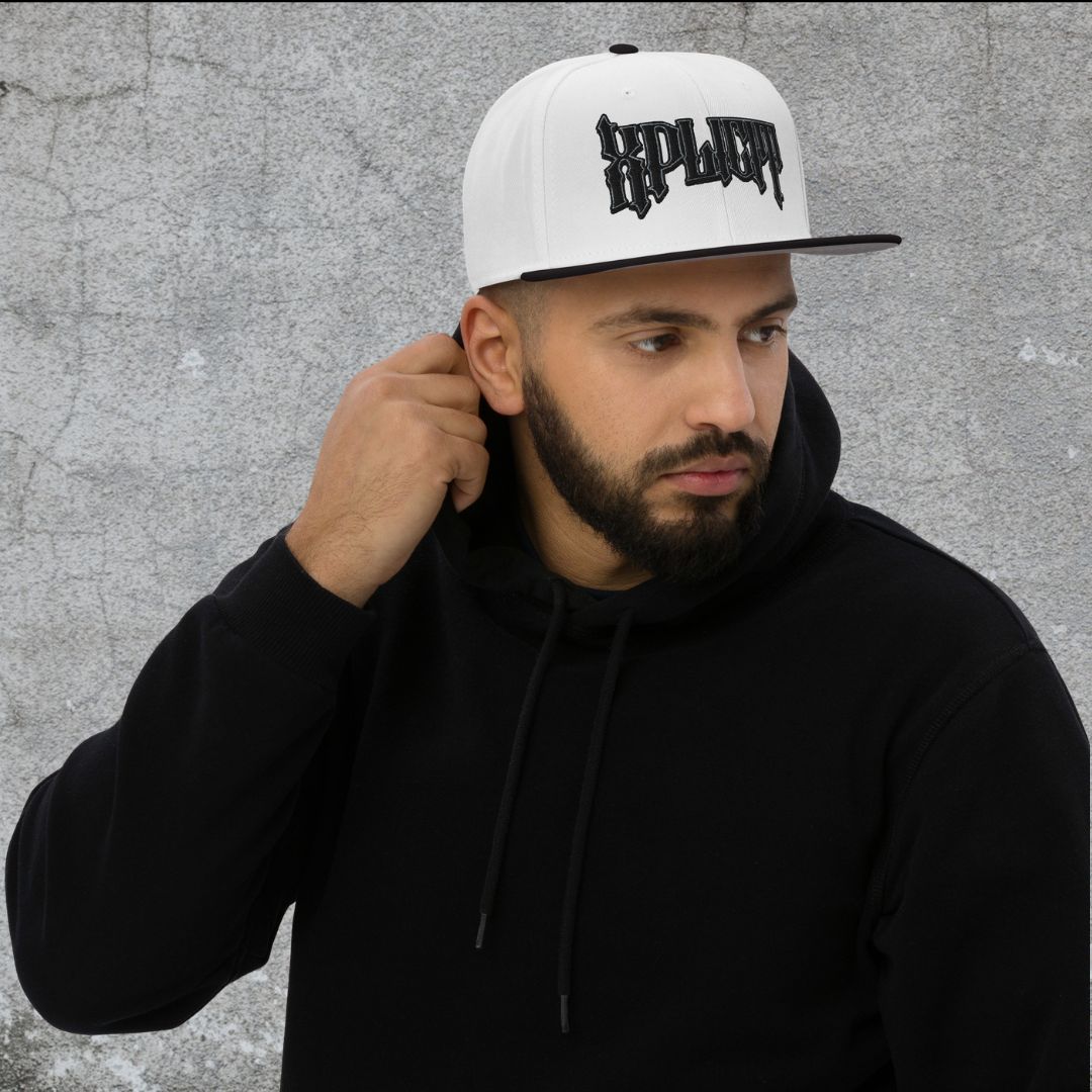 XS01 LOGO Snapback Hat