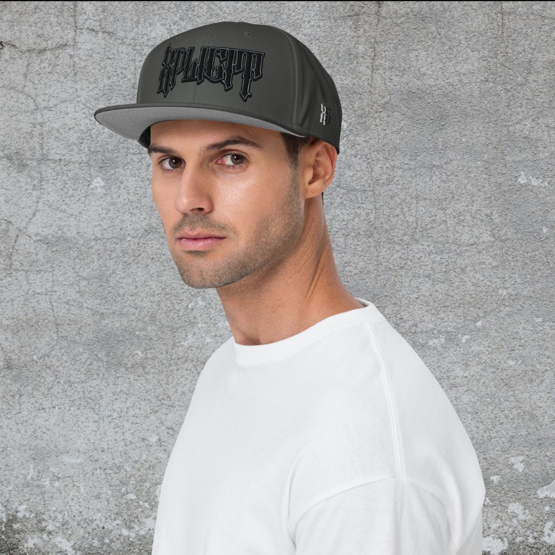 XS01 LOGO Snapback Hat