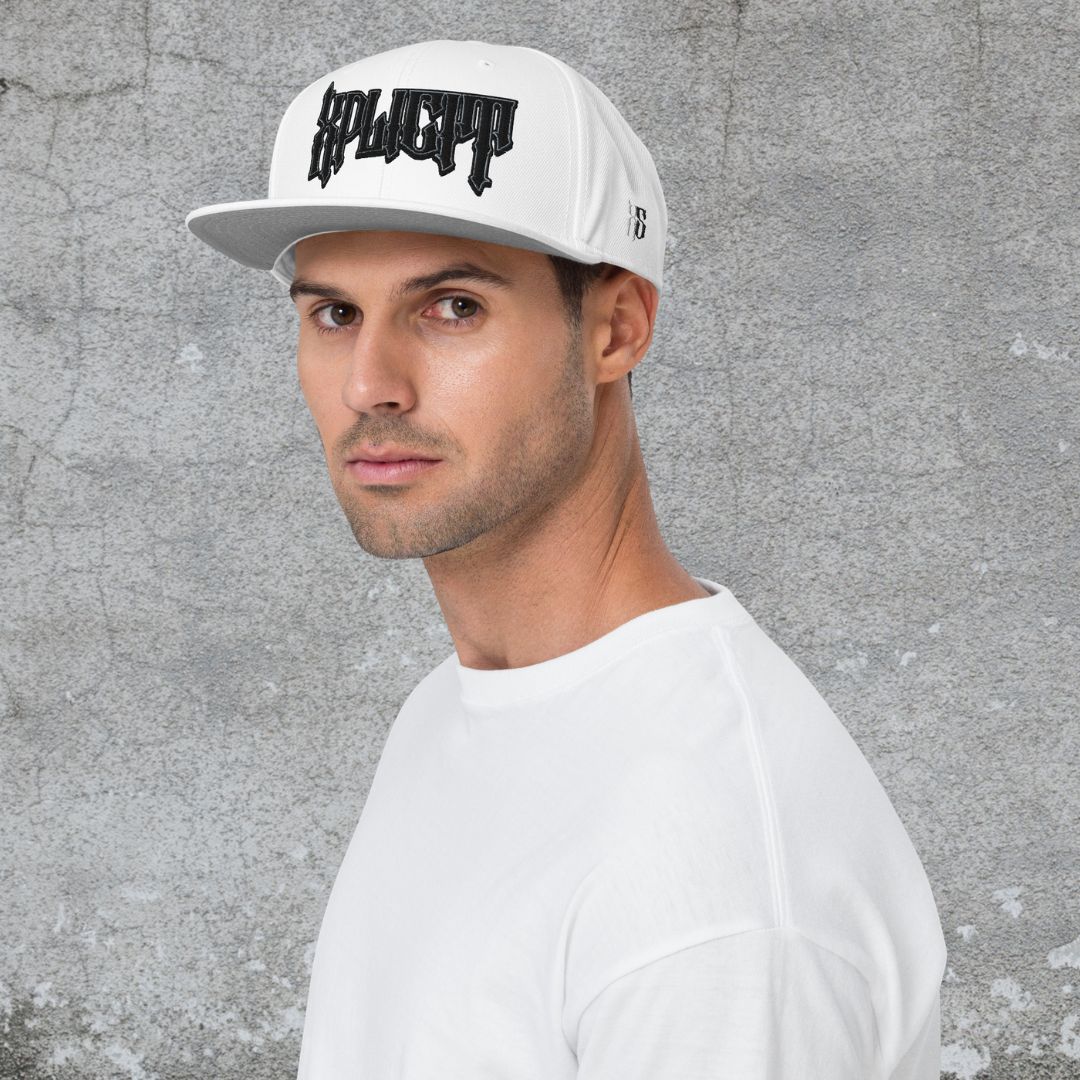 XS01 LOGO Snapback Hat