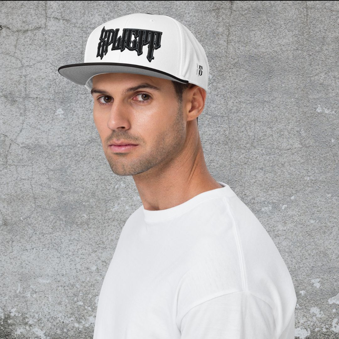 XS01 LOGO Snapback Hat